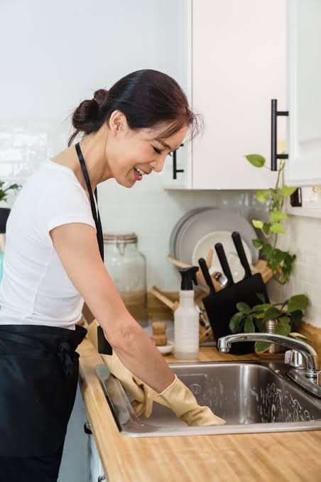 Kitchen Cleaning Tips: Get a Spotless Kitchen in 2026